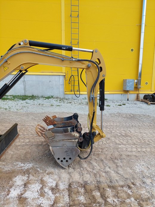 CATERPILLAR 302.7DCR