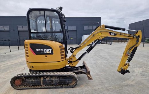 CATERPILLAR 302,7DCR_Selling with 3 Buckets 