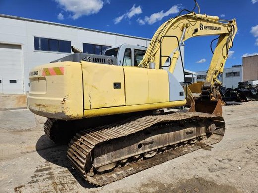 New Holland E215